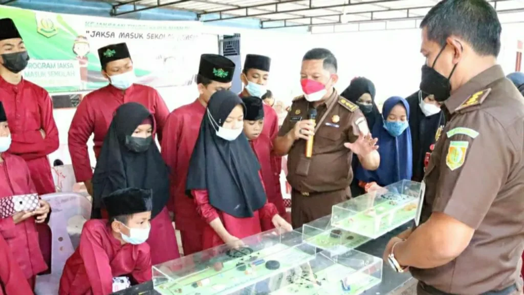 Kejaksaan Tinggi Sulawesi Selatan Soetarmi Menyuarakan Kesadaran di Pondok Pesantren Darud Da'wah Wal Irsyad